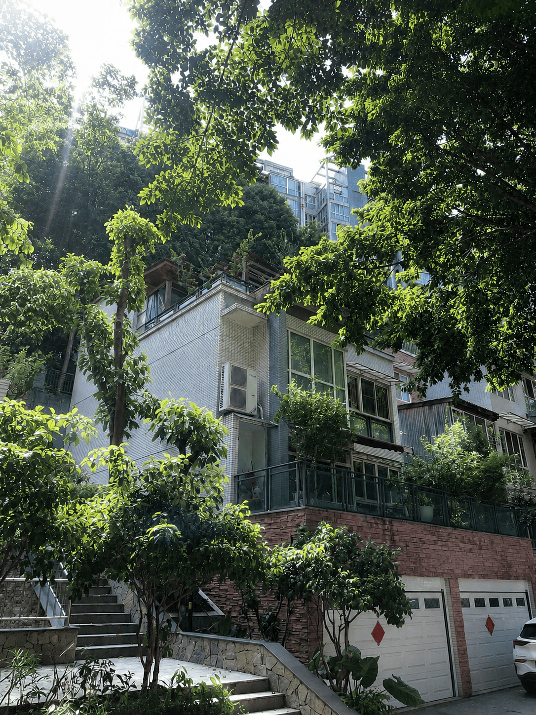 金华岛居岁月从容升级：小小岛老别墅加装蒂升悦行款电梯